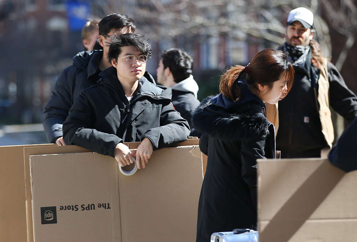 Du học sinh Việt tại Mỹ phải làm gì trong đại dịch?